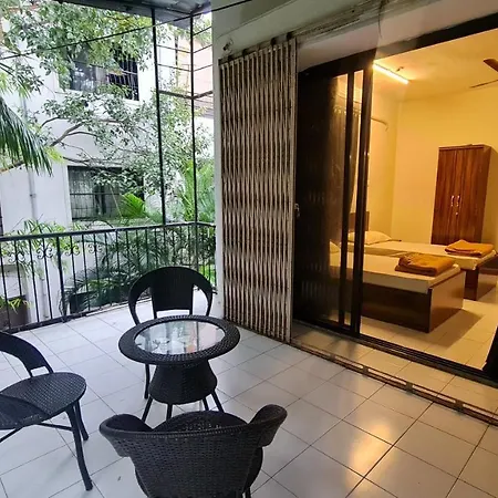Rostel Backpackers Hostel Pune Exterior photo