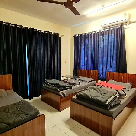 Rostel Backpackers Hostel Pune Exterior photo