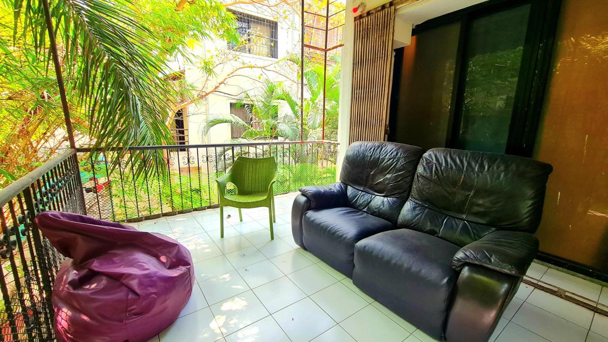 Rostel Backpackers Hostel *