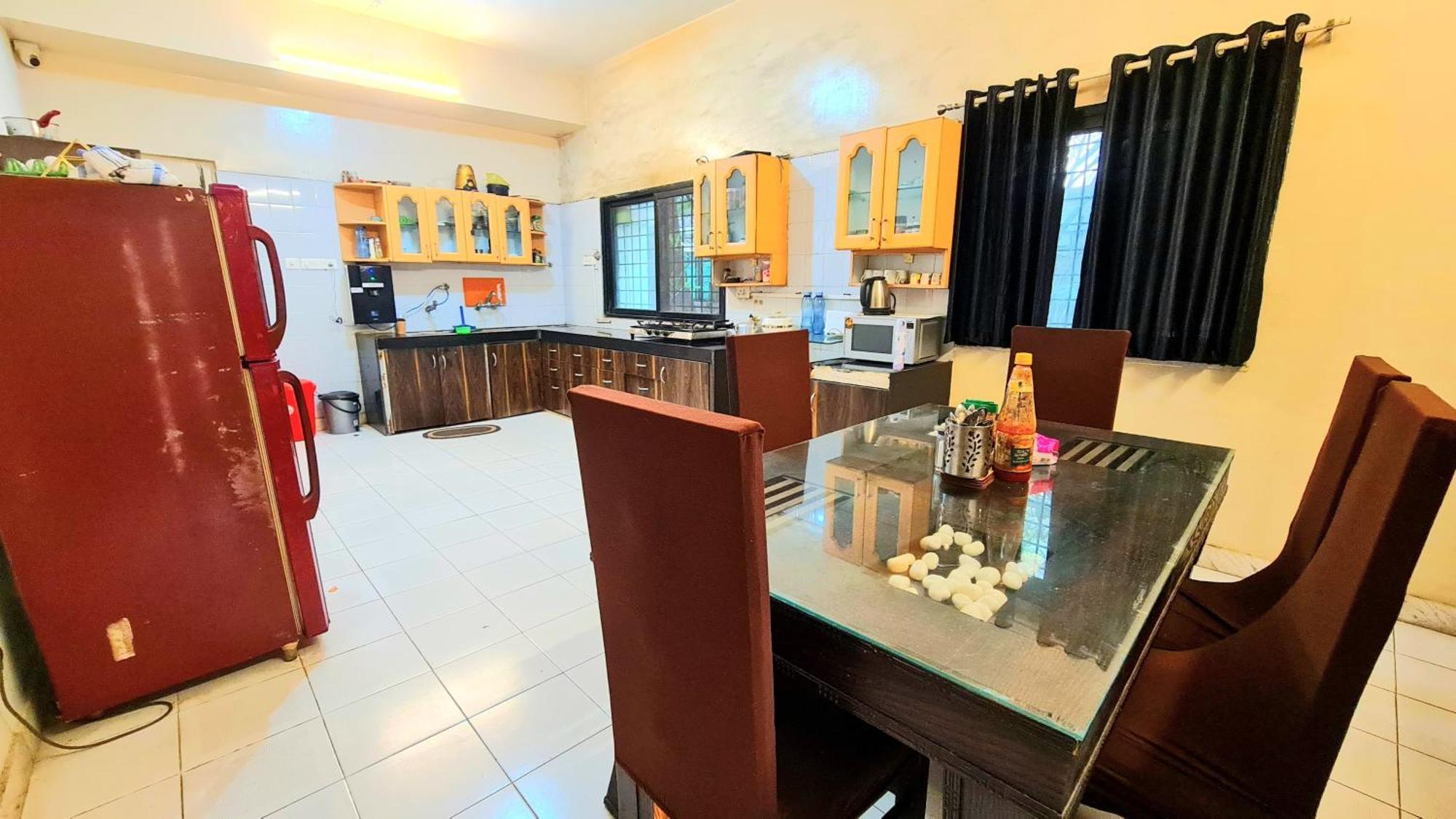 Hostel Rostel Backpackers
